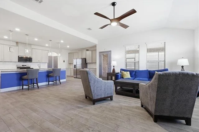 Photo of 10421 Table Bluff Street