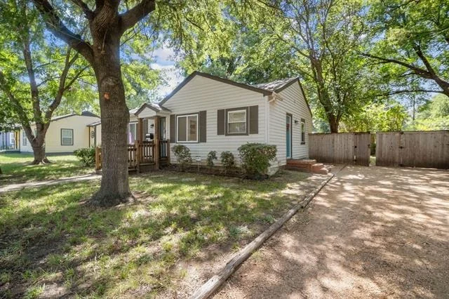 Photo of 1116 Edgefield Drive