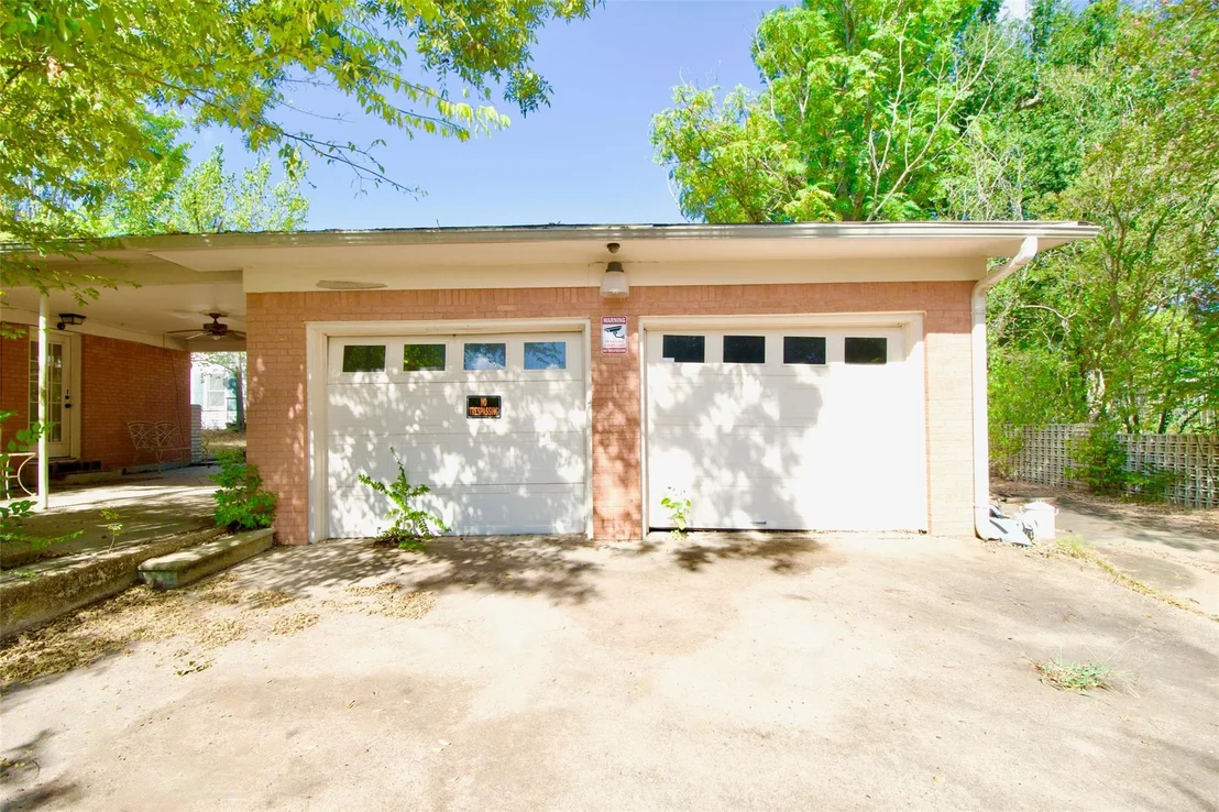 Photo of 819 Pecan Street