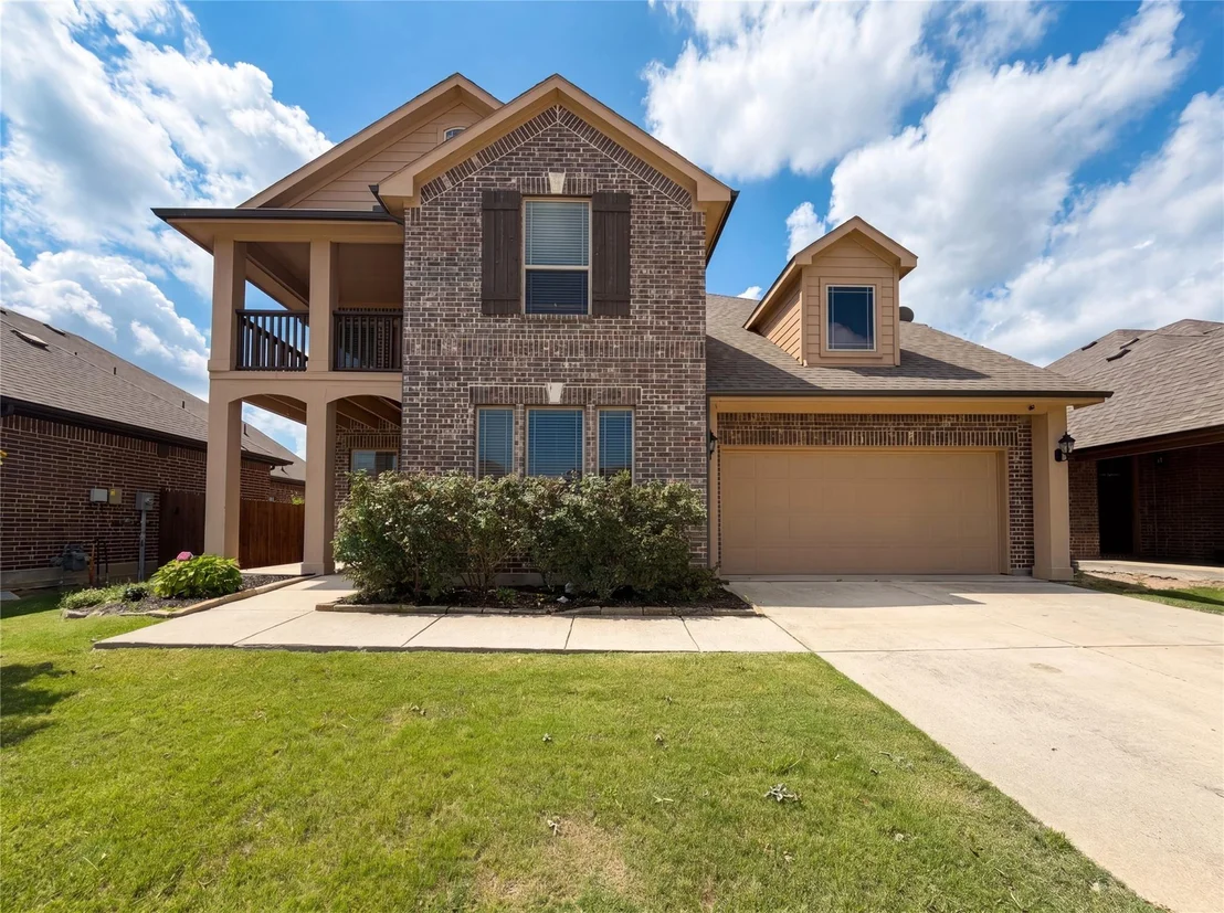 Photo of 725 Lyndhurst Drive