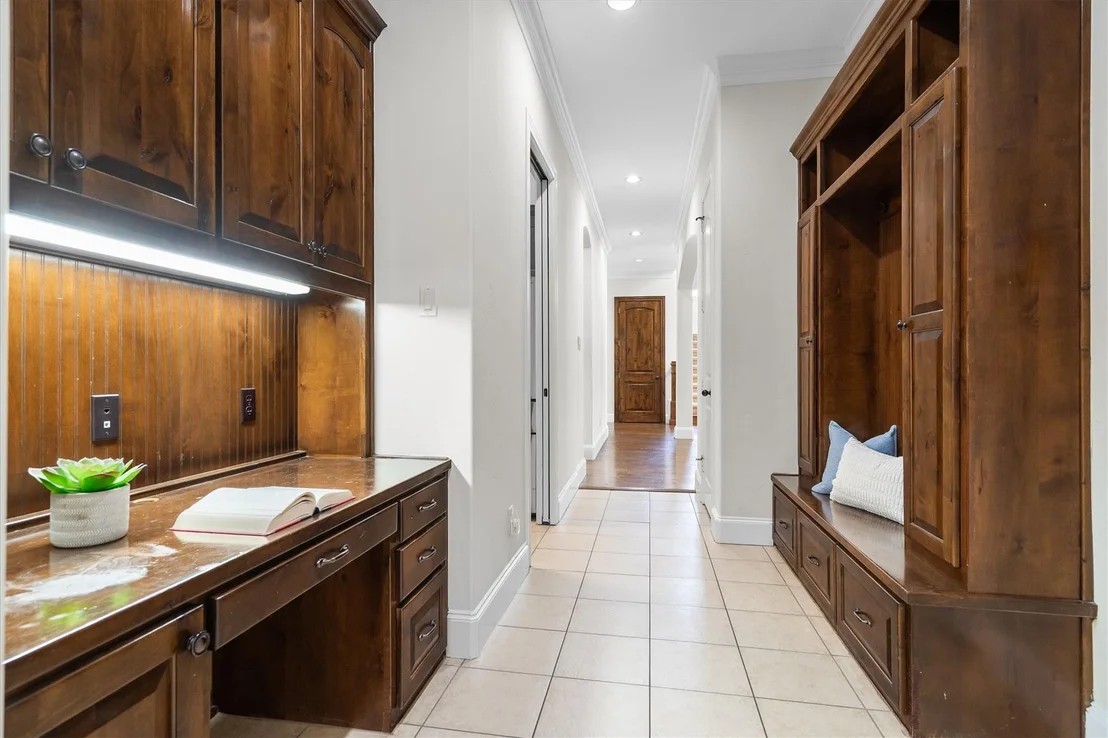 Photo of 3225 Clubview Drive