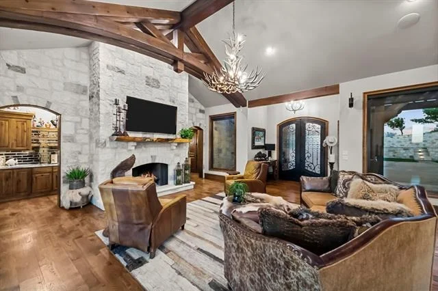 Photo of 1025 Pecan Ridge