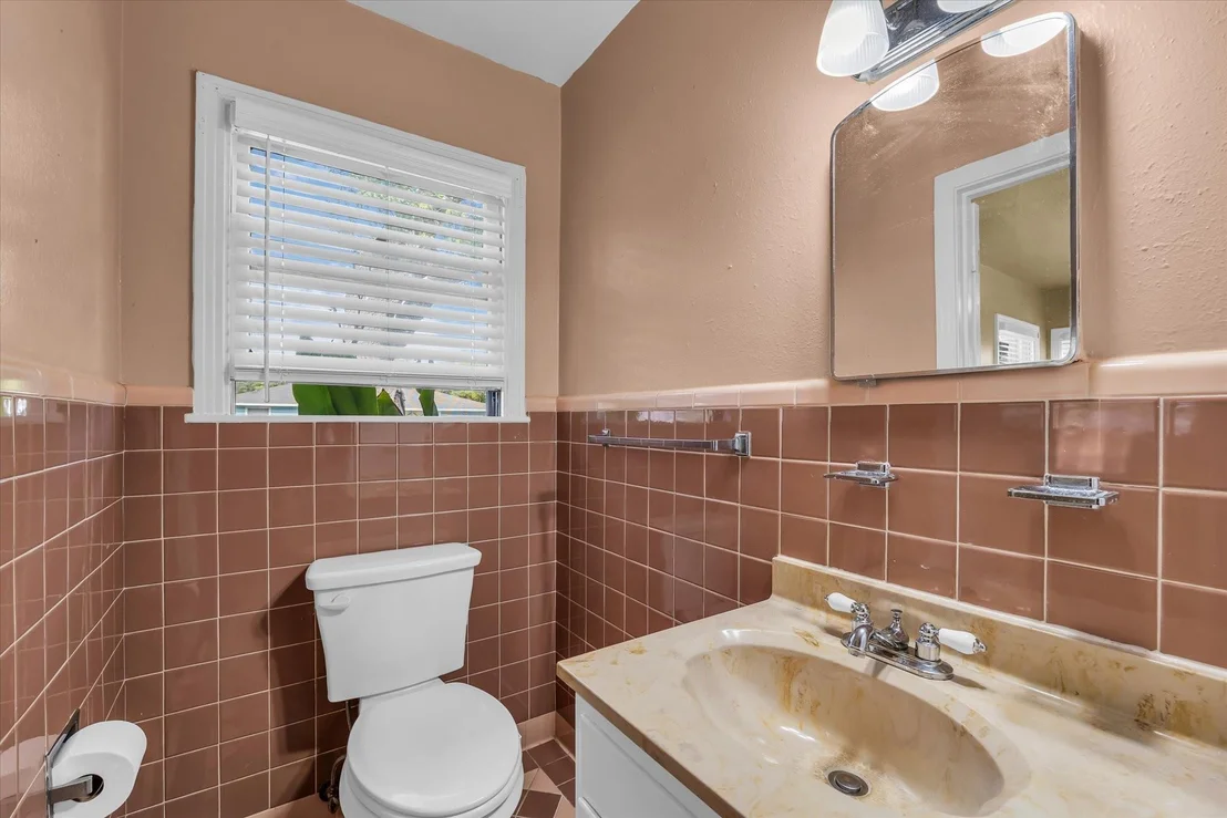 Photo of 1837 Northcrest Drive