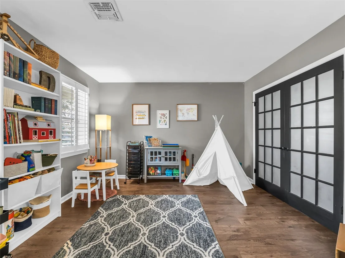 Photo of 1007 Melrose Drive