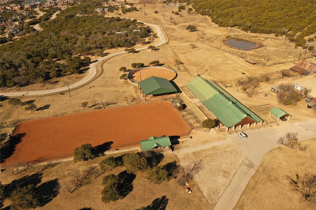 Photo of 1021 Lakeside Lane