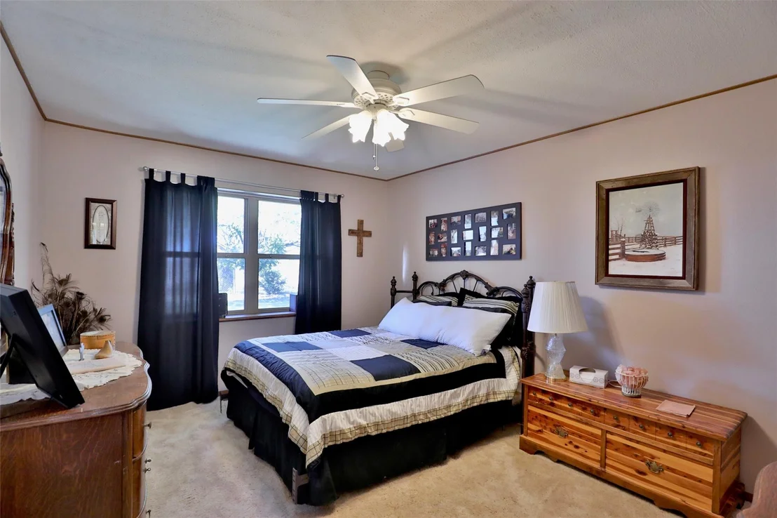 Photo of 448 Elmdale Road S