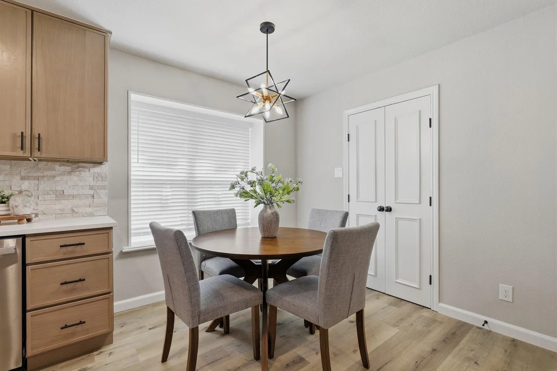 Photo of 924 Edgefield Trail