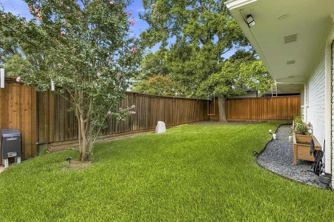 Photo of 7429 Tangleglen Drive