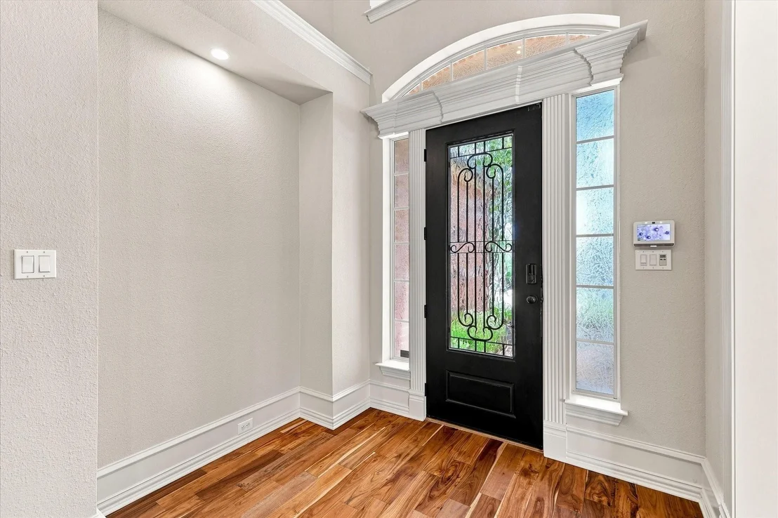 Photo of 708 Lakeway Drive