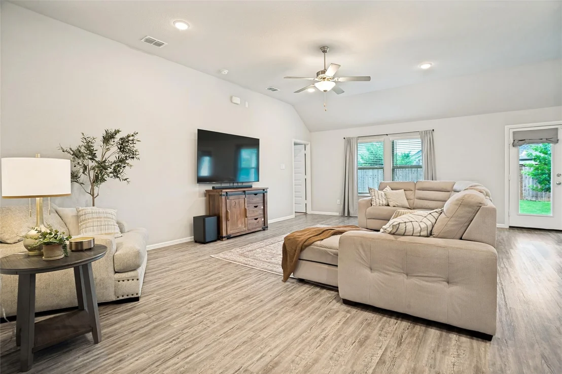 Photo of 925 Royal Lane