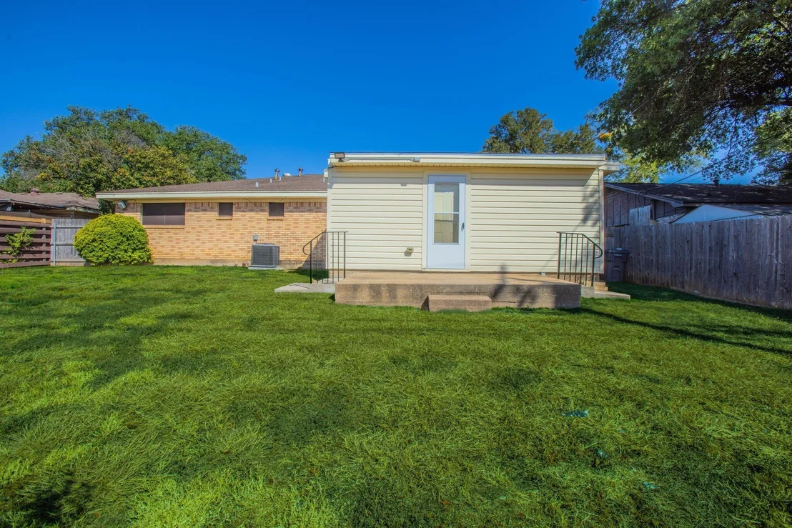 Photo of 5406 Hawthorne Drive