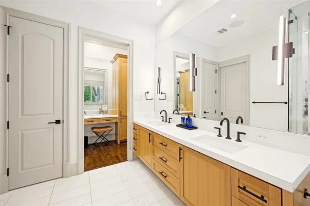 Photo of 5638 Greenbrier Drive
