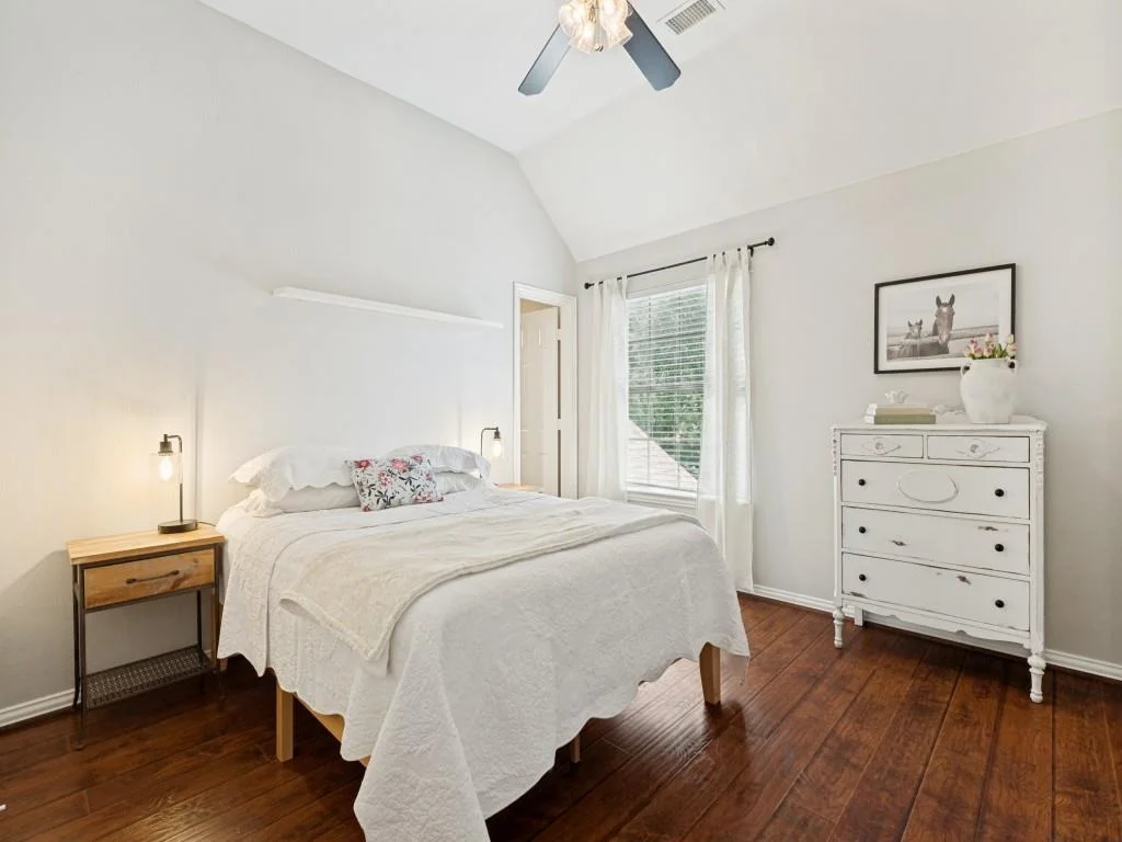Photo of 1001 Thornapple Drive