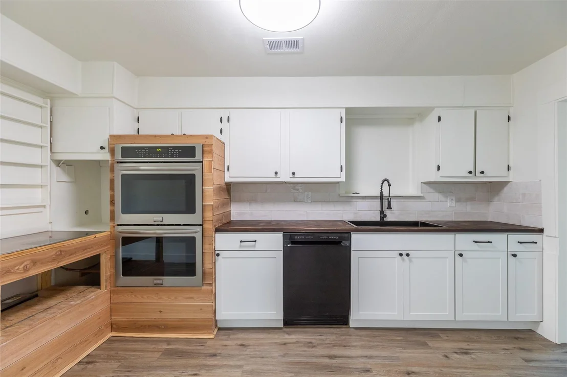 Photo of 909 Lane Avenue