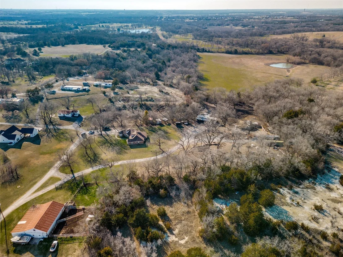 Photo of 2111 Private Road 5499