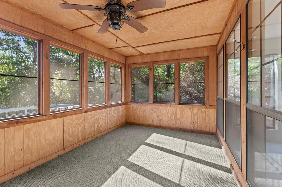 Photo of 1656 Pineview Lane