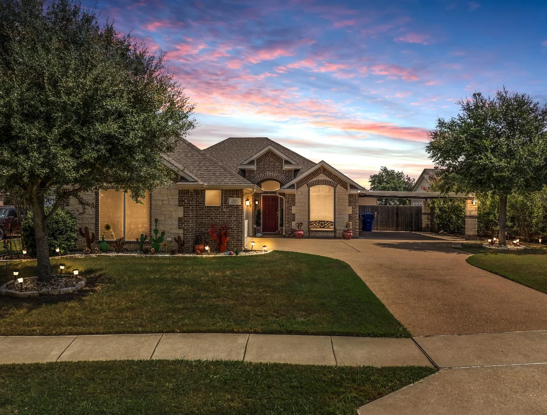 Photo of 219 Oak Meadow Trail