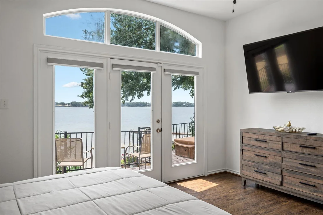 Photo of 211 Lake Front Drive