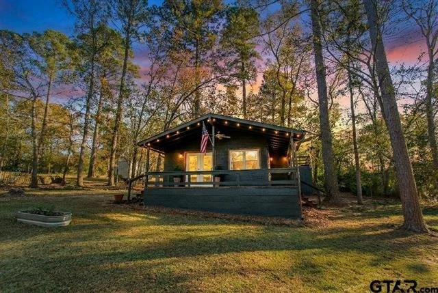 Photo of 212 Canyon Drive