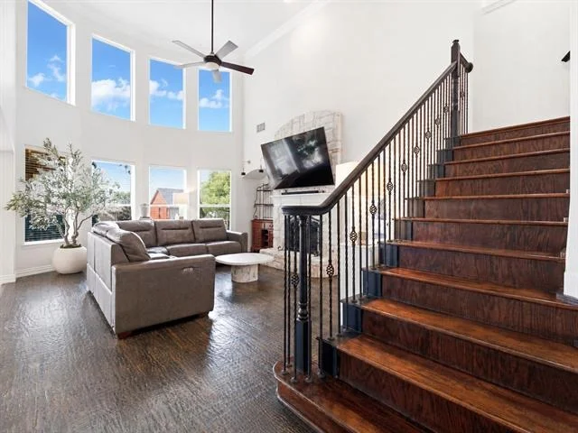 Photo of 4956 Exposition Way
