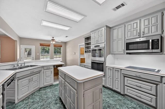 Photo of 2212 Summit Drive