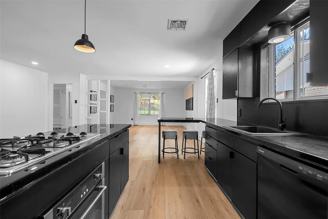 Photo of 5831 Caldwell Street