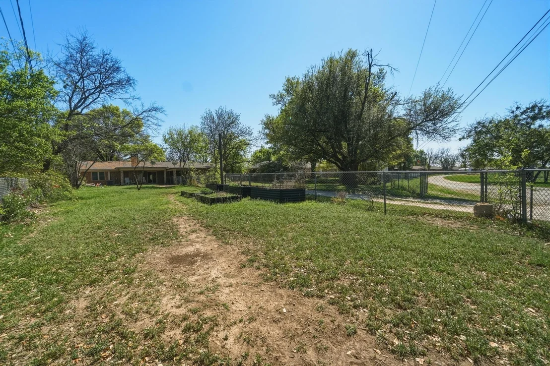 Photo of 1306 Westhill Lane
