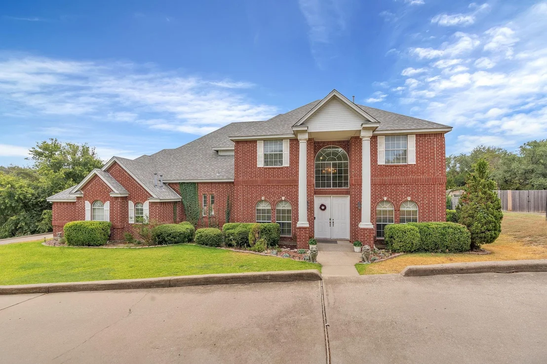 Photo of 333 Coach House Circle