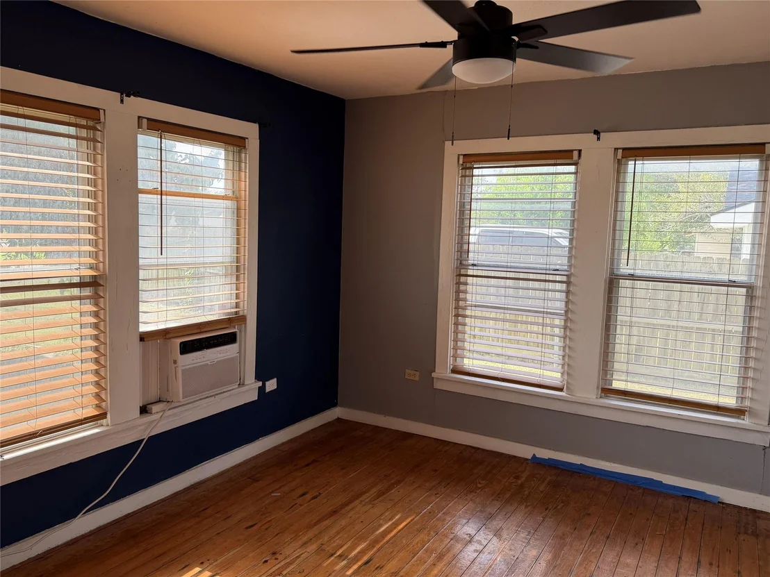 Photo of 267 N Katy Road