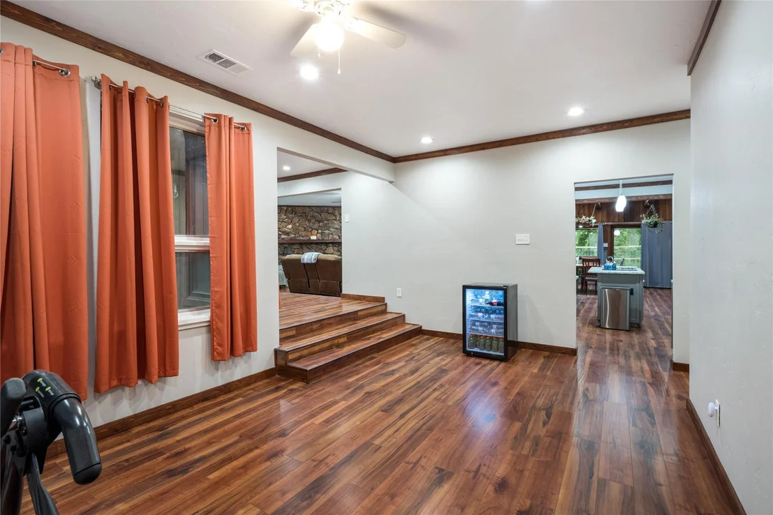 Photo of 207 Shadowwood Trail
