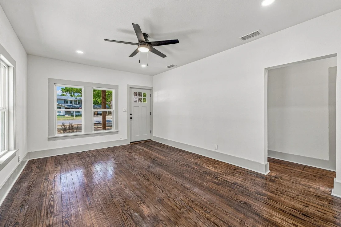 Photo of 910 3rd Street
