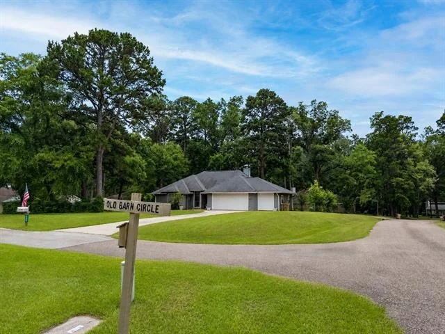 Photo of 108 Old Barn Circle