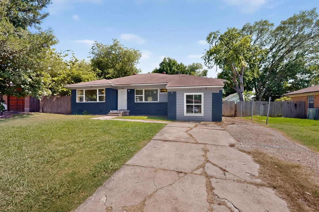 Photo of 2310 Costa Mesa Drive