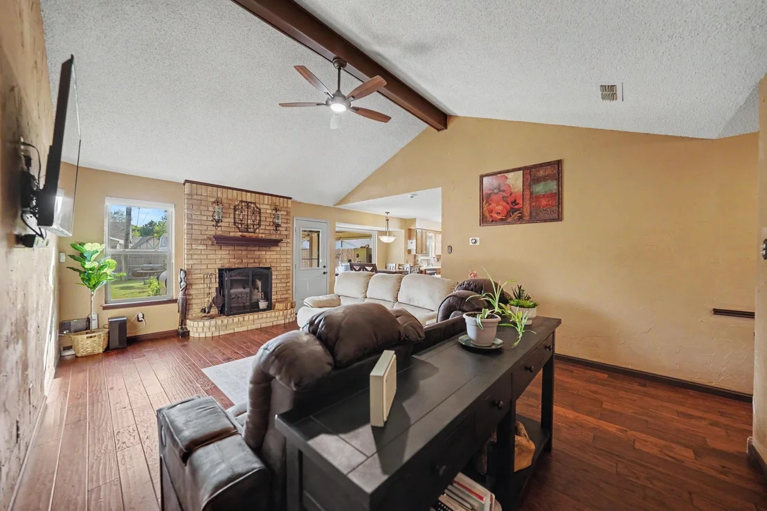 Photo of 7624 Maplehill Road