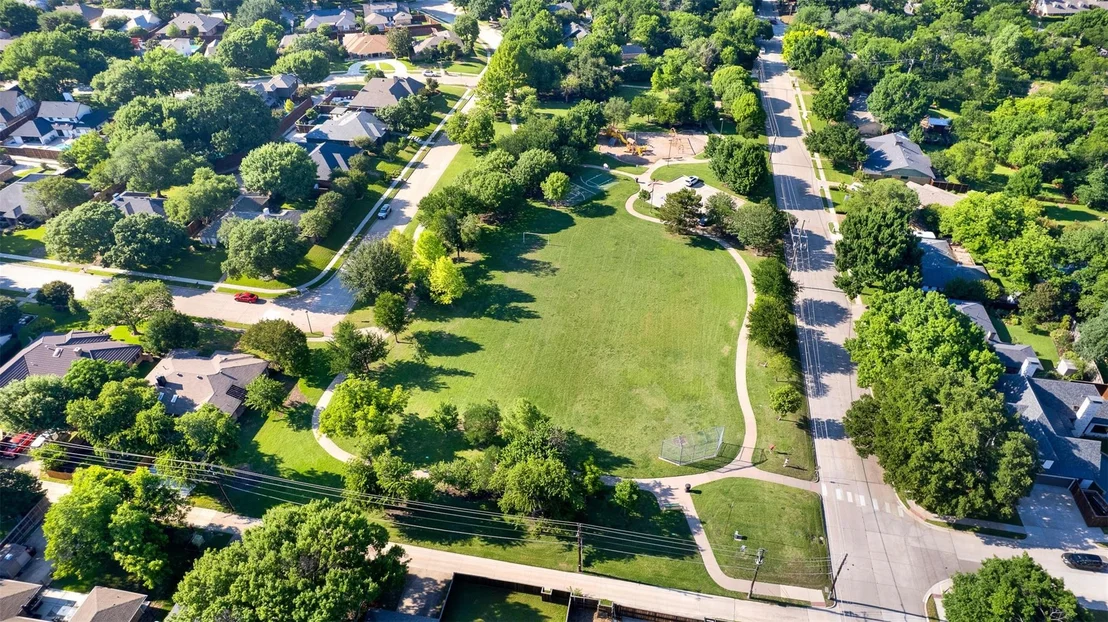 Photo of 1908 Edgewater Drive