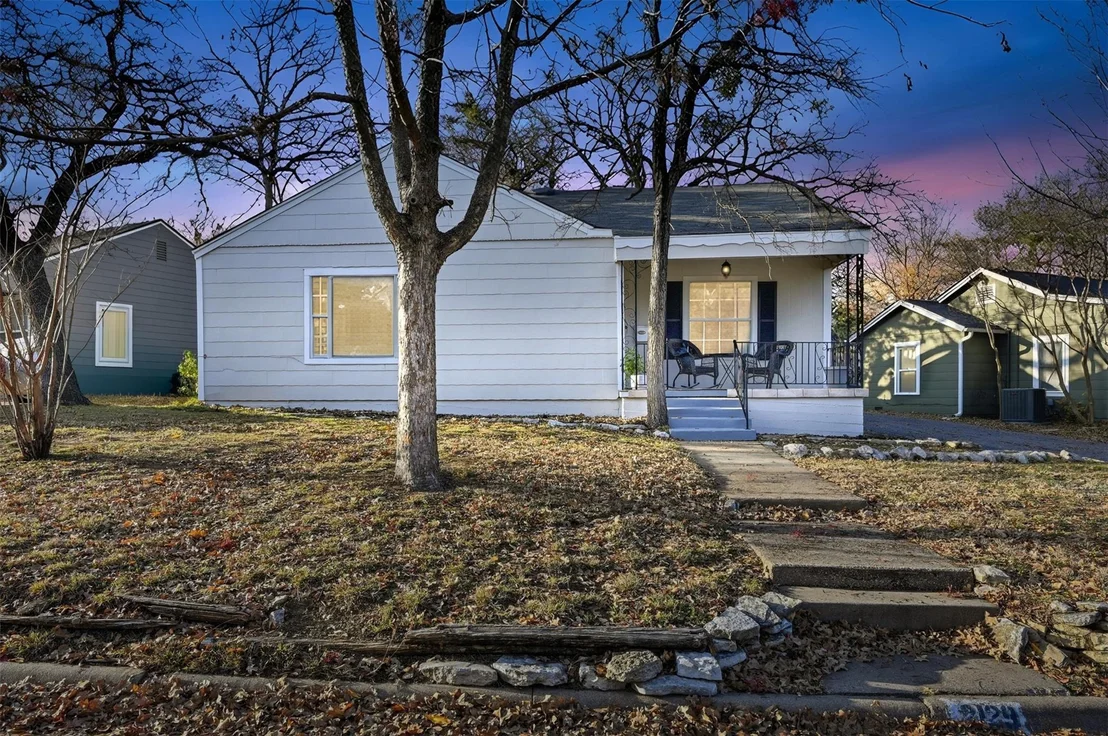 Photo of 2129 Cardinal Lane