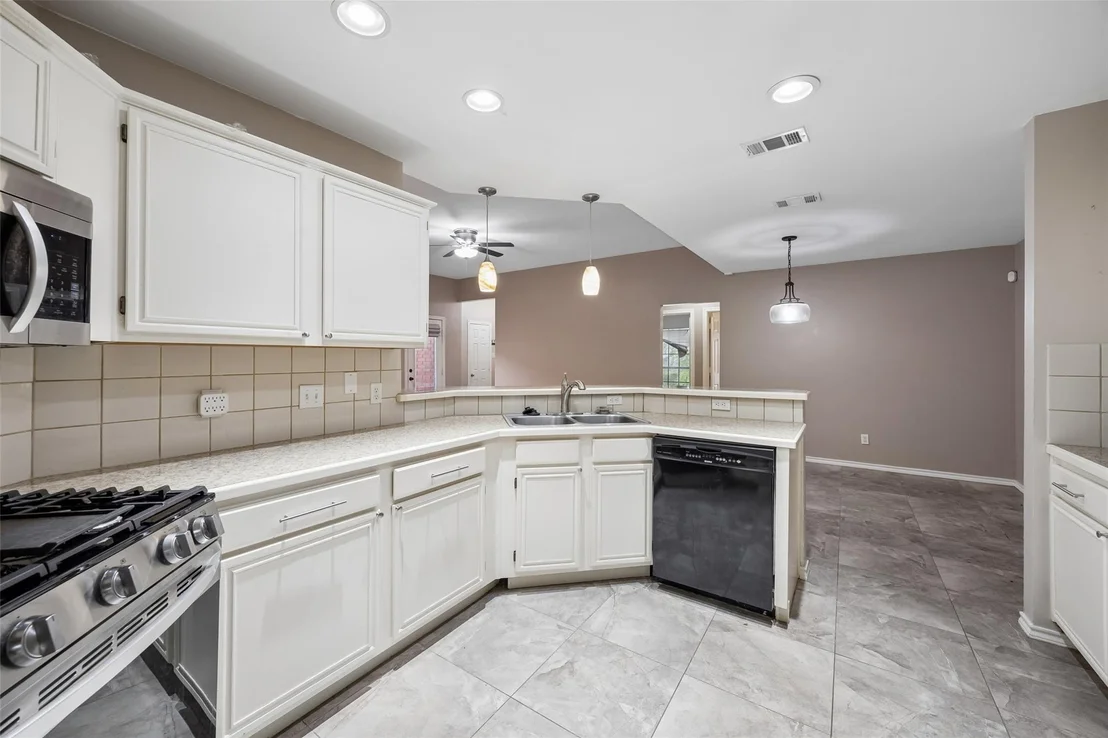 Photo of 716 Ashbrook Drive