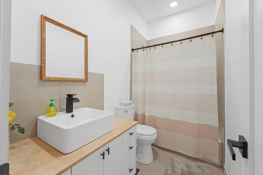 Photo of 9732 Mackenzie Brook