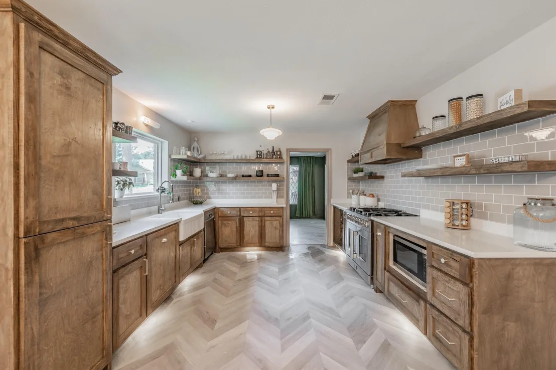 Photo of 2211 Midhurst Drive