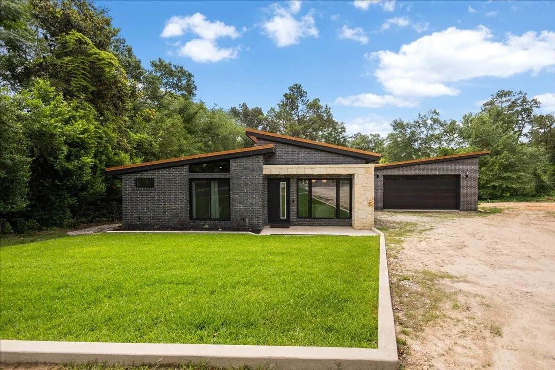 Photo of 215 Brookside Drive