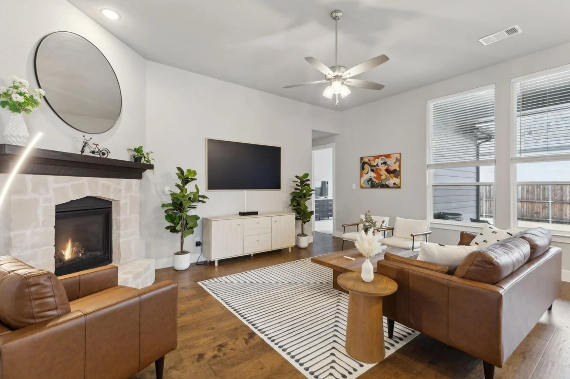 Photo of 1104 Holcombe Drive