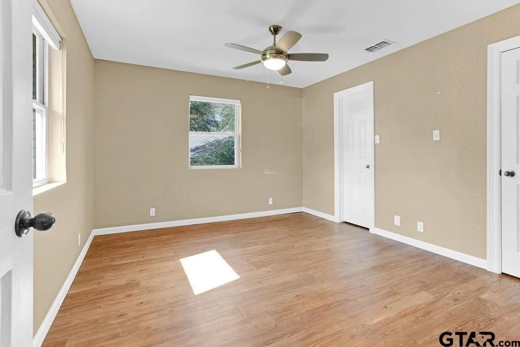 Photo of 213 Treetop Lane