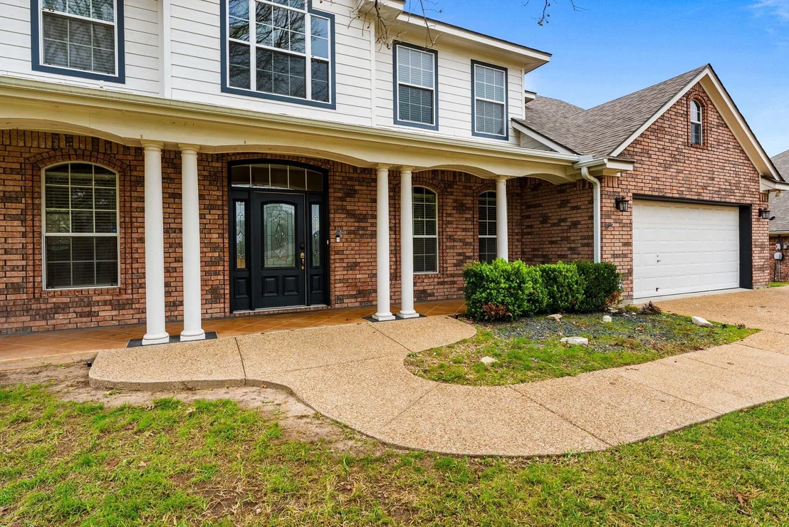 Photo of 4012 Creekview Trail