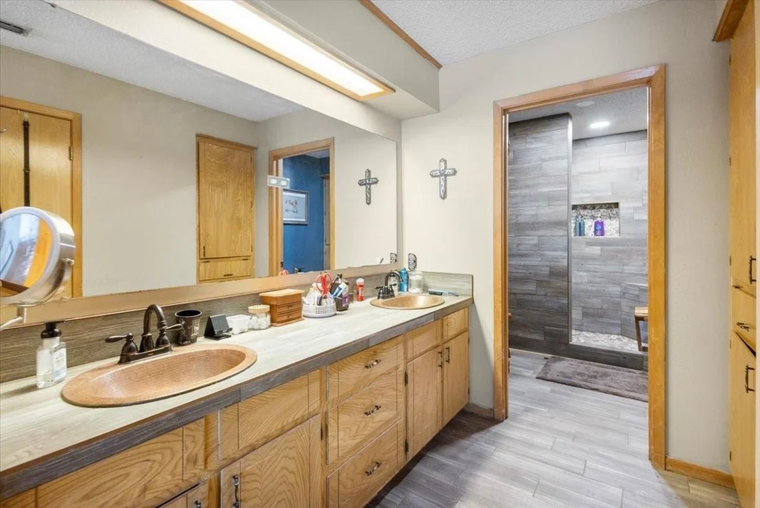 Photo of 102 Private Road 3174