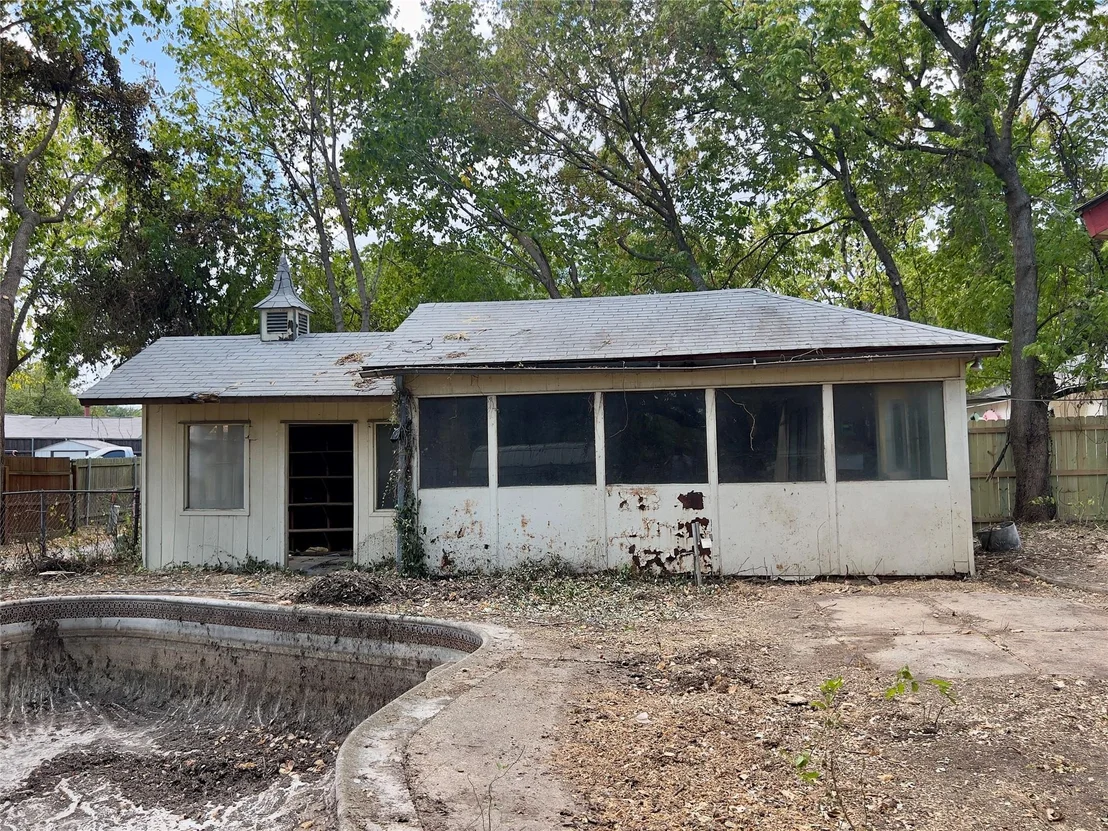 Photo of 3909 Cambridge Drive