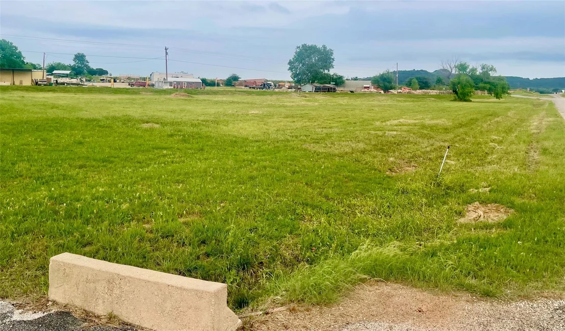 Photo of 303 N Fm 2353