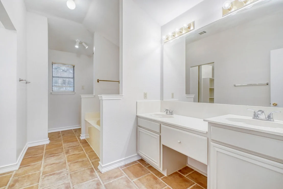 Photo of 2112 Meadowview Drive