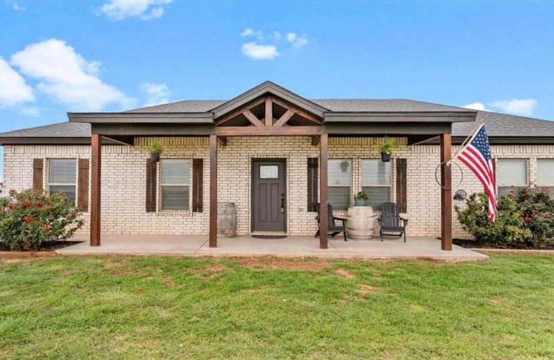 Photo of 608 County Road 3760 Road