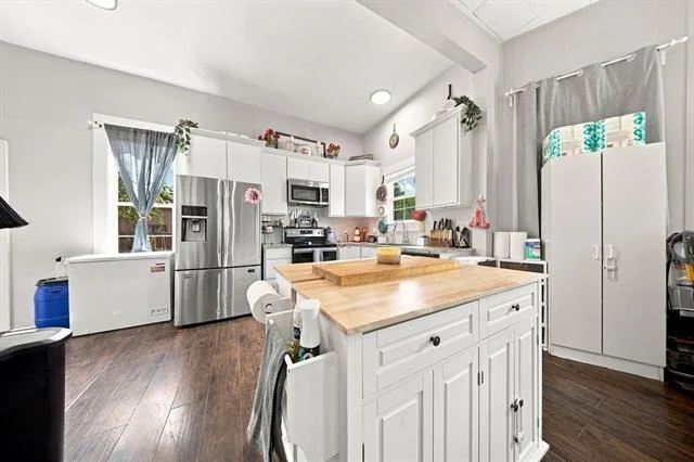 Photo of 303 N Douglas Avenue