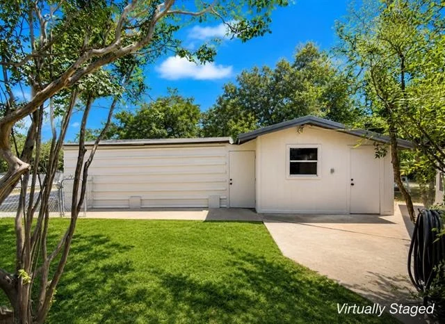 Photo of 126 Post Oak Bend